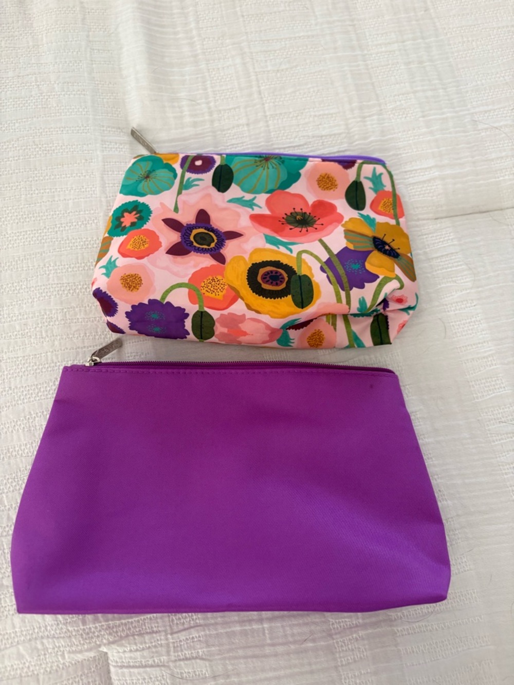 Clinique Purple Solid and Floral Zip Cosmetic Bag Duo - Picture 2 of 2